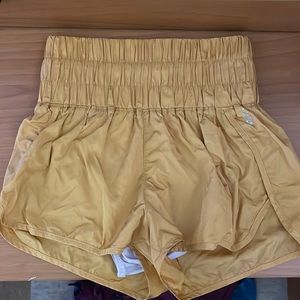Way home shorts! Gold color…perfect condition